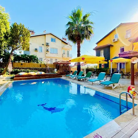 Lena Boutique מלון דירות