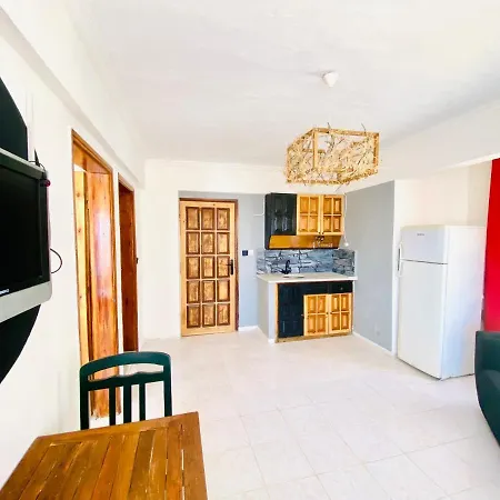 Lena Boutique מלון דירות *