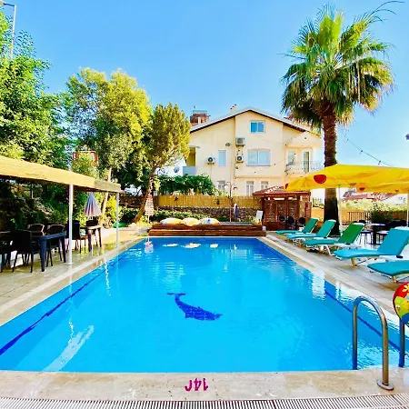 Lena Boutique Aparthotel